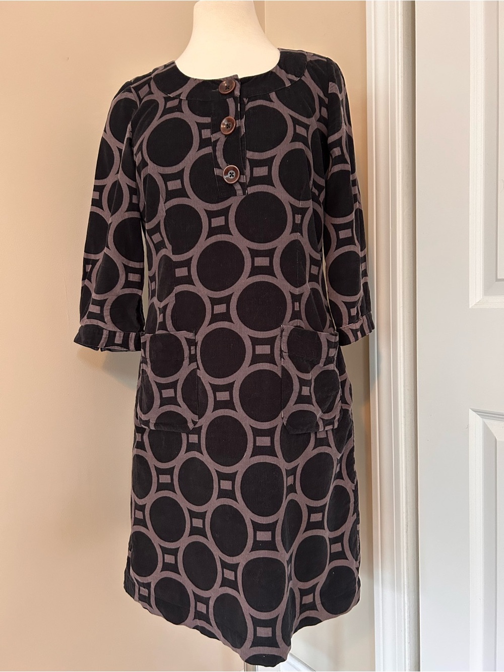 Boden Black and Gray Circle Print Long Sleeve Shift Dress
